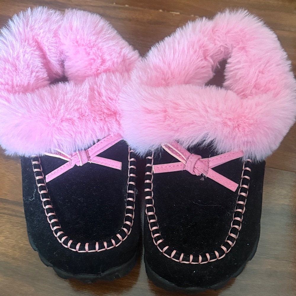 Black & Pink Faux Fur Moccasin Slippers